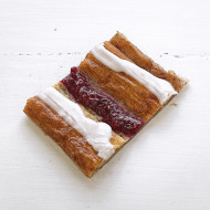 Overskåret m. hindbær