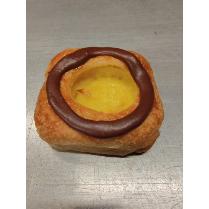 Fastelavnsbolle med creme