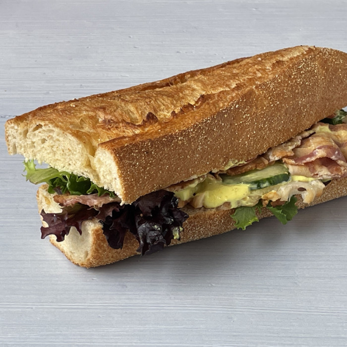 Sandwich m. kylling & bacon