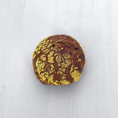 Mørk surdejs stykke 