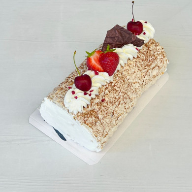jordbærroulade (bestilles efter kl. 10.00)