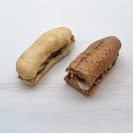 Sandwich m/ kylling og bacon + alm dressing