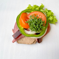 Højt belagt smørrebrød m. dyrlægens natmad-Bestilles 2 dage før