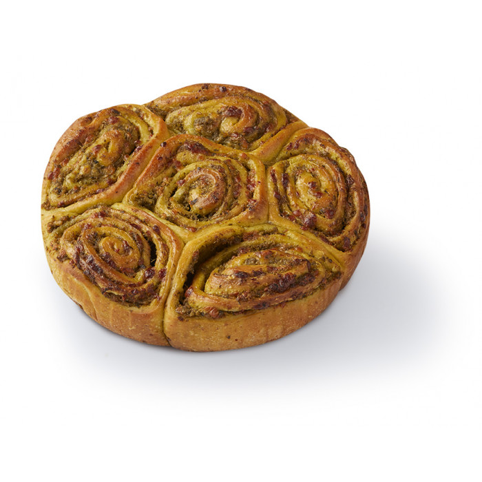 Oplev vores lækre hjemmelavede pestosnegle, perfekte som snack eller appetizer til enhver lejlighed.